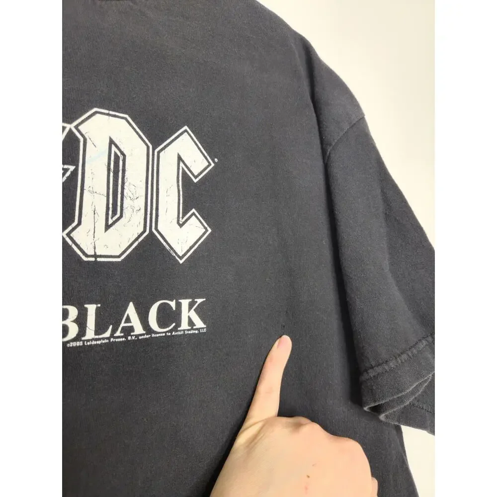 Vintage y2k '05 ACDC Back in Black Music Concert Tour Shirt XL Acres Eights